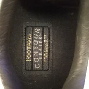 Mens 9.5 M Golf shoes